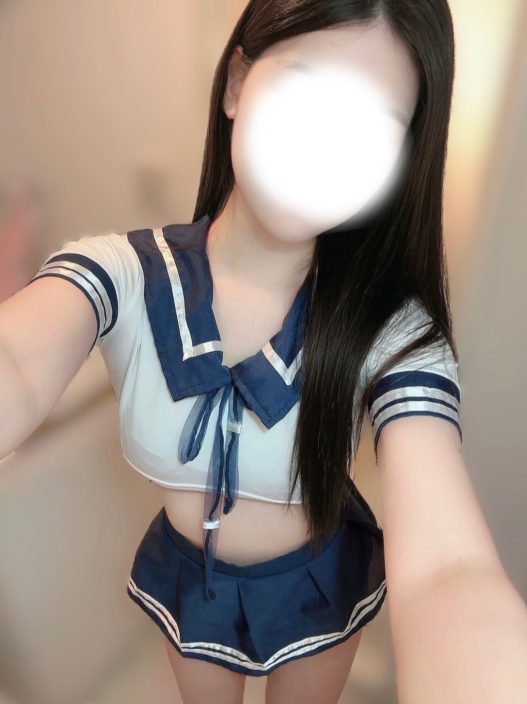 椿すみれ